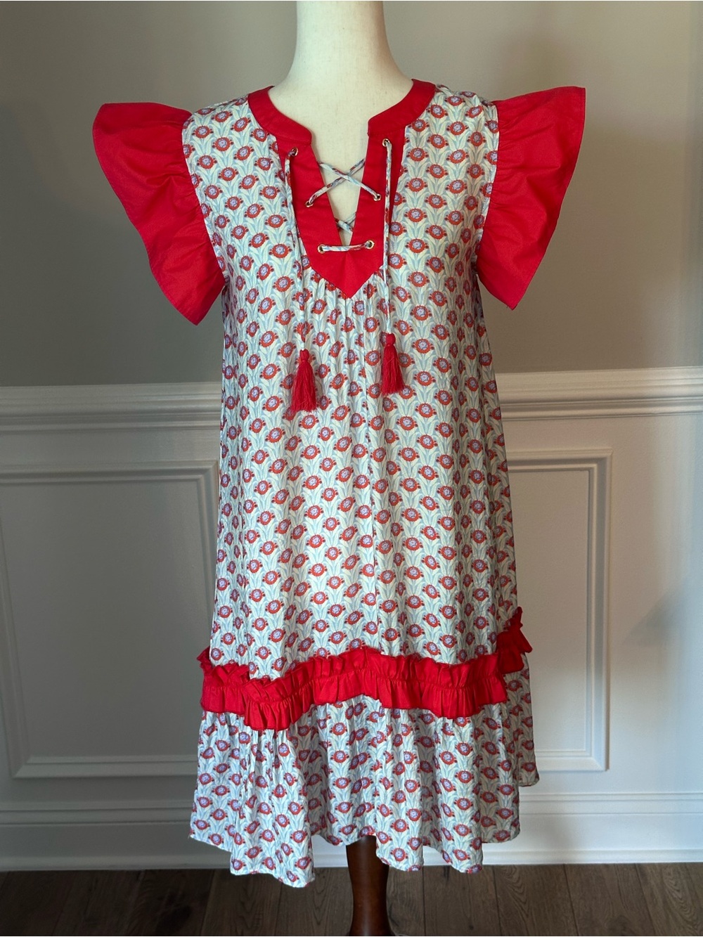 NEW Voy Red Printed Contrast Ruffle Sleeve Tiered Dress size Small - Picture 2 of 11